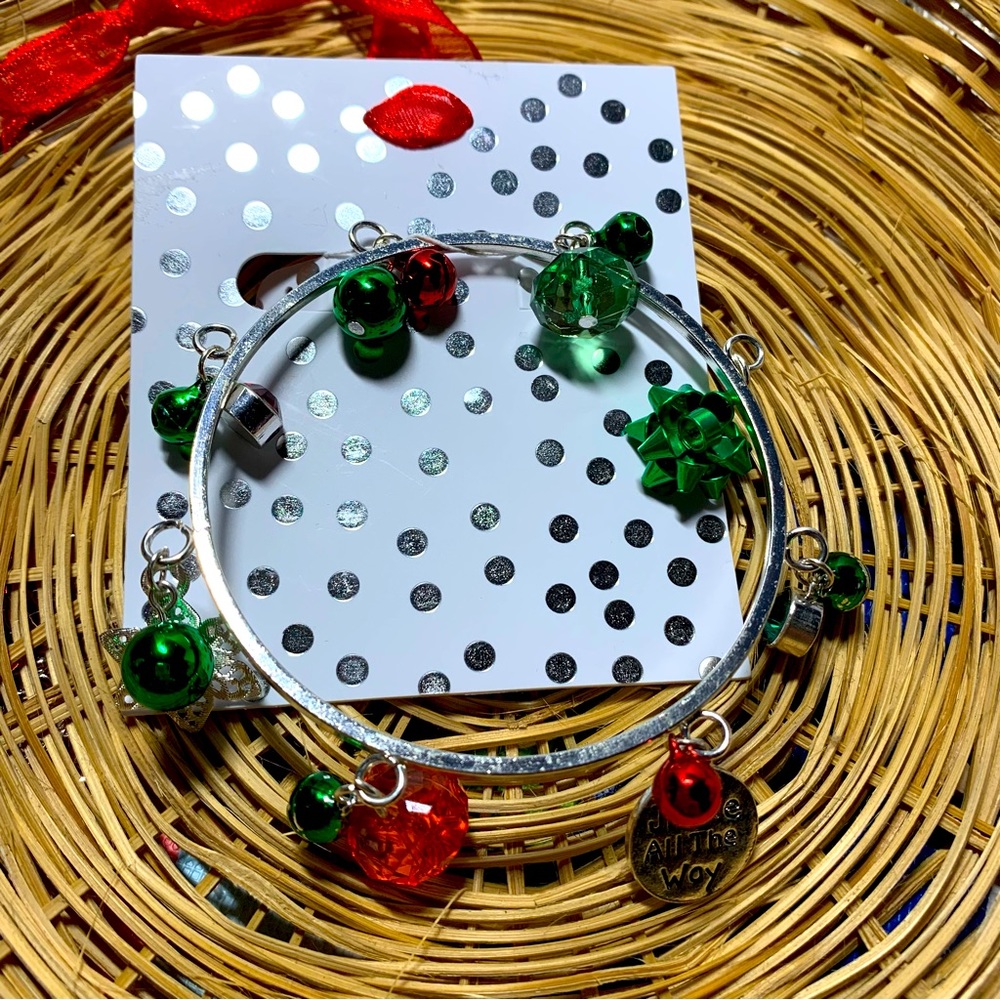 Womens Christmas Red Green Silver Bells Star Jangling Bracelet Christmas Gift